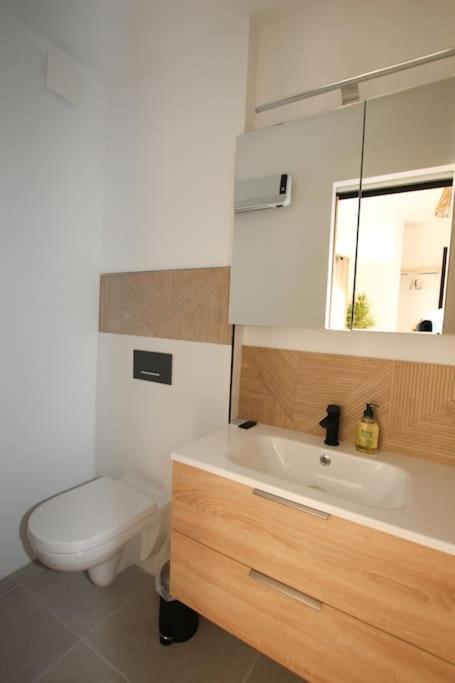 Cosy Coye, Neuf, Parfaitement Situe 6min Cv-8min Gare * Arles